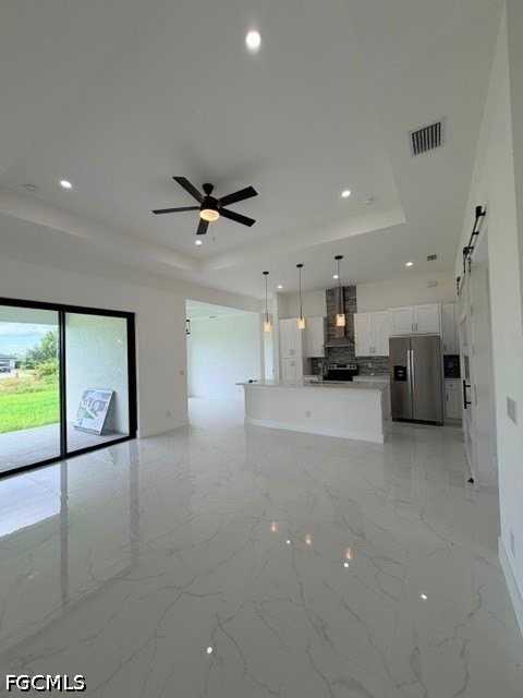 2124 Ne 28th St - Photo 2 of 26