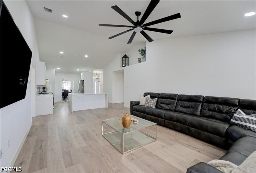 2822 Nw 7th Ter - Photo 5 of 43