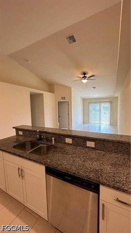1712 Sw 32nd St - Photo 3 of 13
