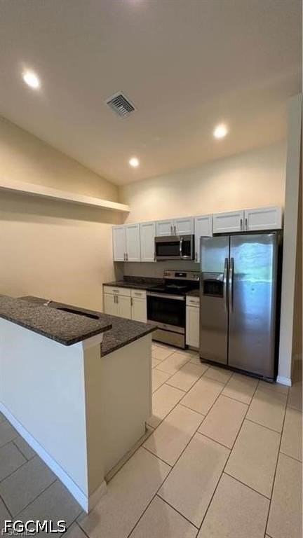 1712 Sw 32nd St - Photo 4 of 13