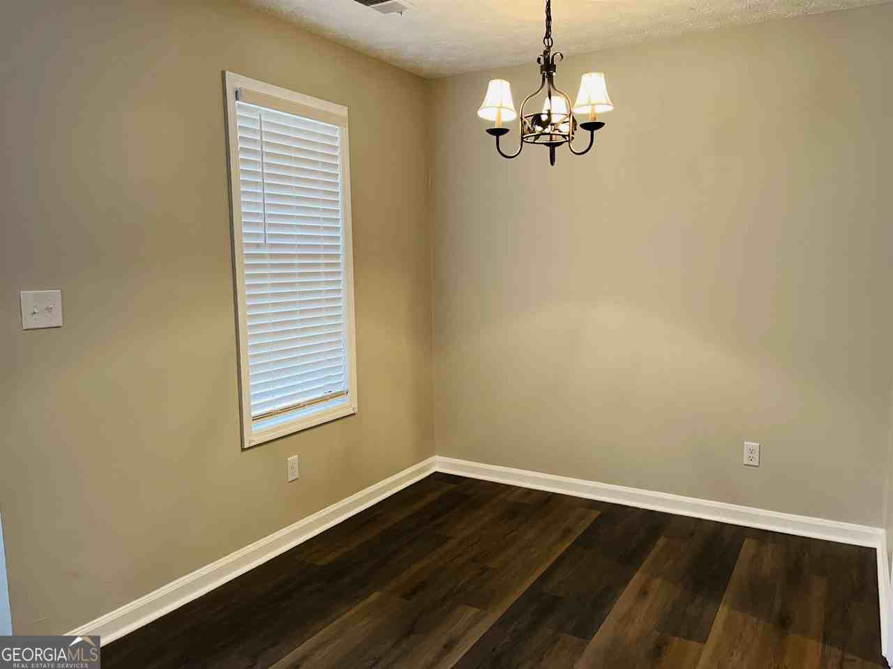 145 Pine Ter #155 - Photo 7 of 27