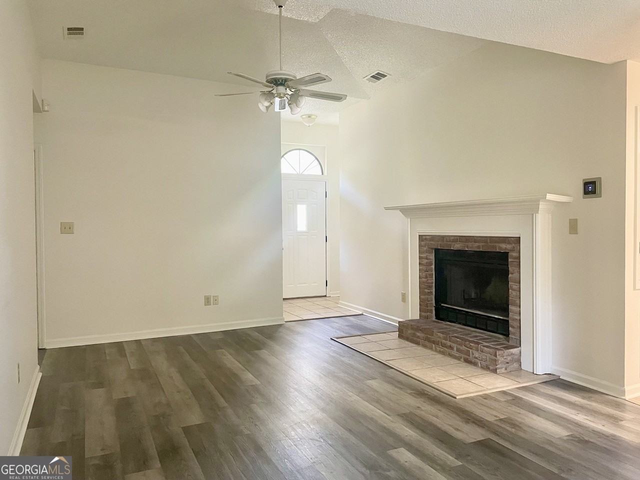 102 Ridgestone Ct - Photo 3 of 14