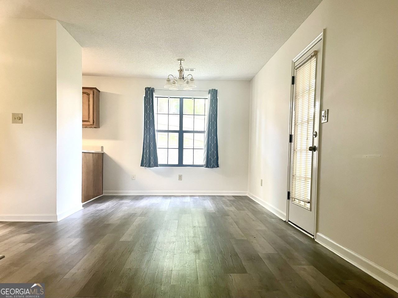 102 Ridgestone Ct - Photo 5 of 14