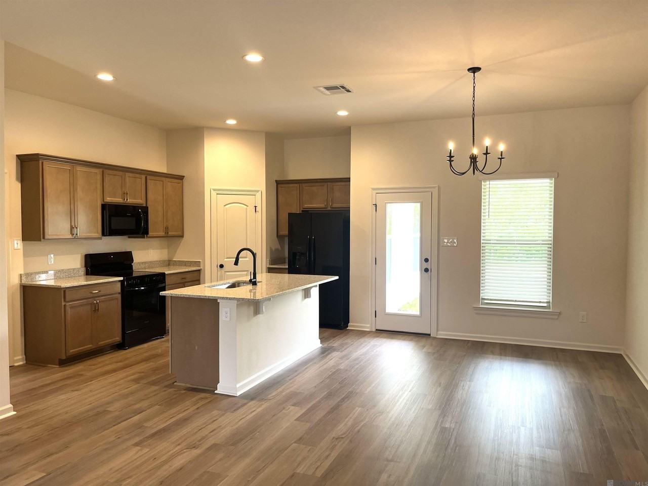 35657 Woodland Ridge Dr - Photo 2 of 15