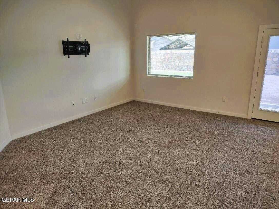 14725 Tierra Fortaleza Ave - Photo 3 of 26