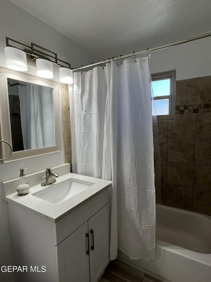 4317 E Yandell Dr - Photo 7 of 9
