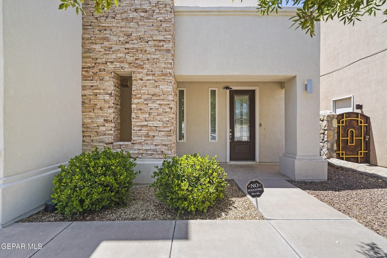 13012 Birdsview Cir - Photo 4 of 33