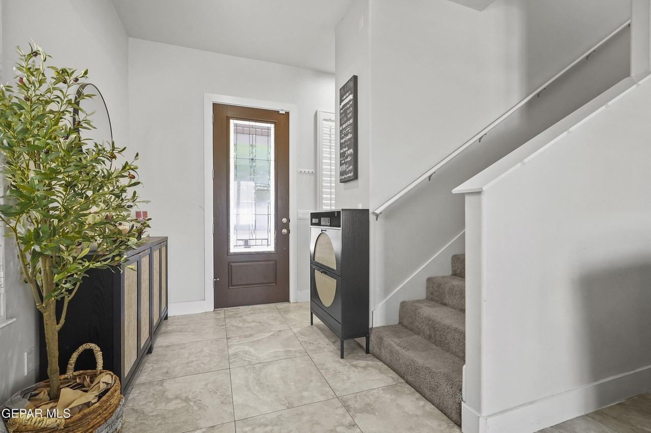13012 Birdsview Cir - Photo 6 of 33
