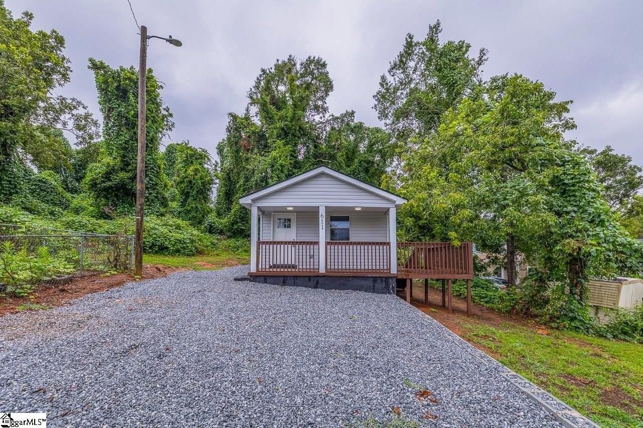 611 Hunters Ct - Photo 3 of 28