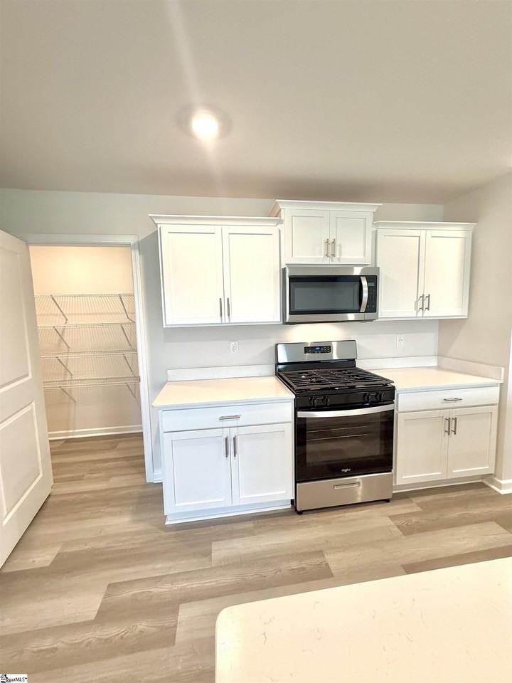 4154 Springshire Ln - Photo 4 of 34