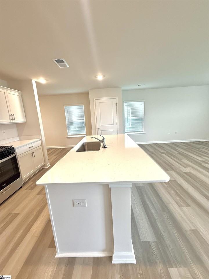 4154 Springshire Ln - Photo 5 of 34