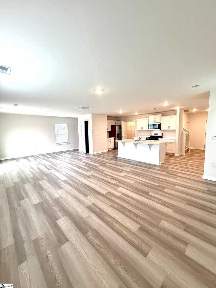 4154 Springshire Ln - Photo 6 of 34