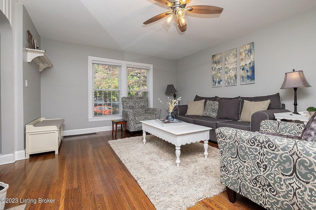 211 S Sherrin Ave - Photo 3 of 40