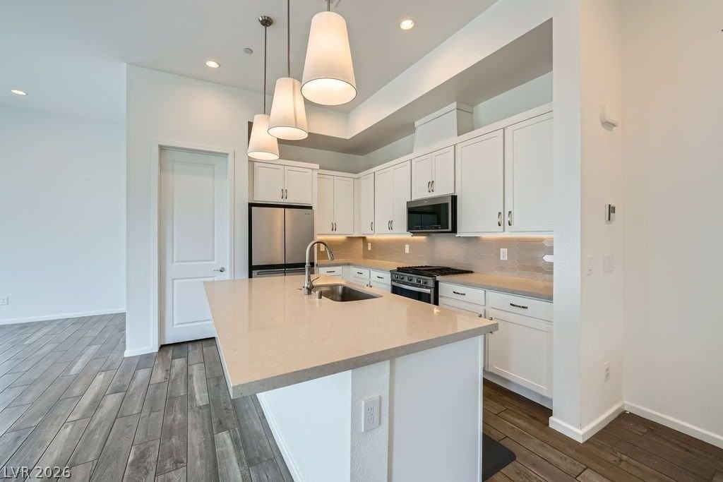 11821 Stone Run Ave - Photo 3 of 16