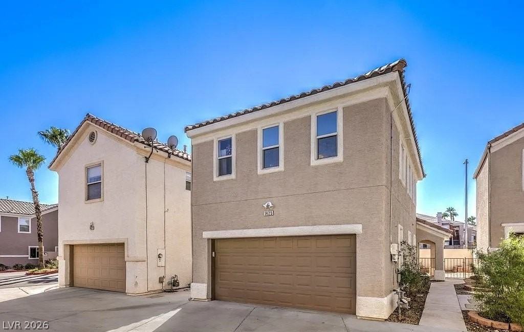 1425 Bow Creek Ct - Photo 2 of 28