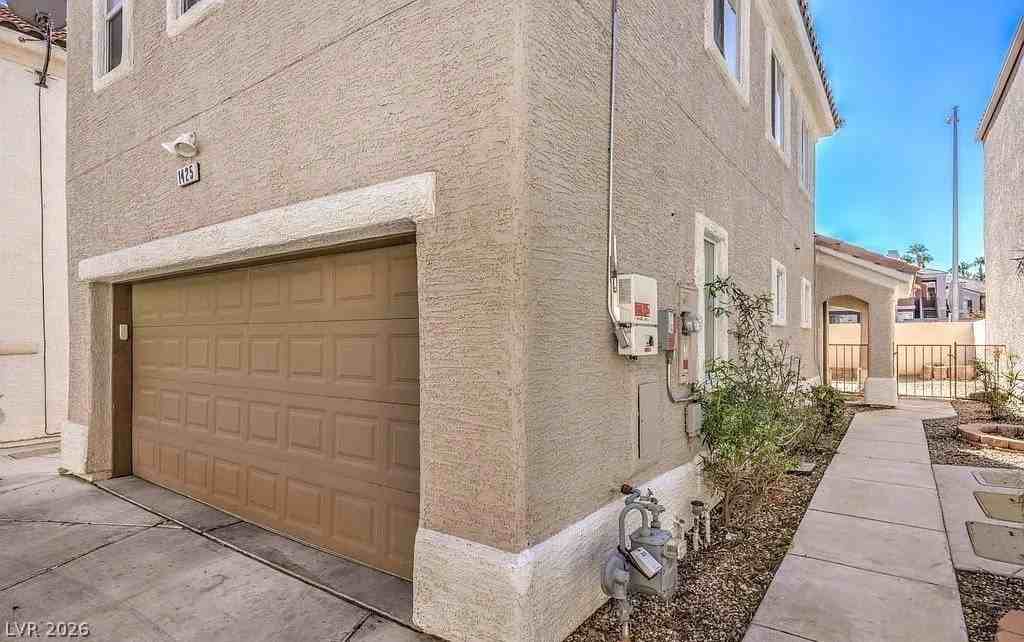 1425 Bow Creek Ct - Photo 5 of 28