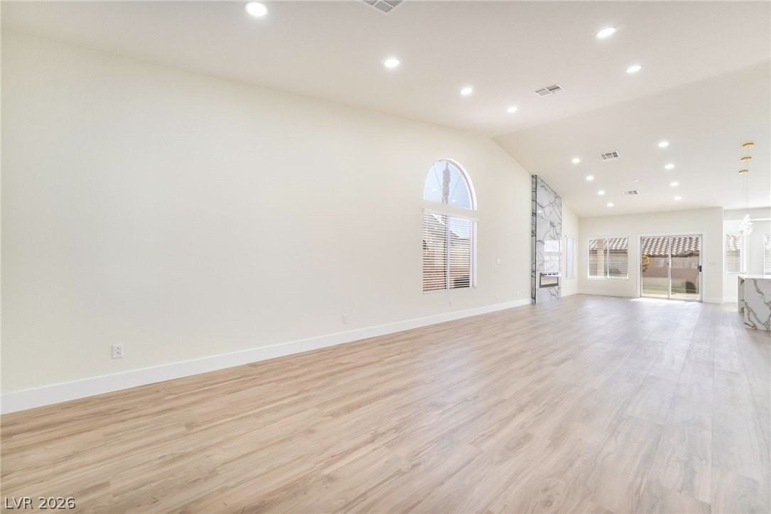 9205 Desert Village Ave - Photo 6 of 44