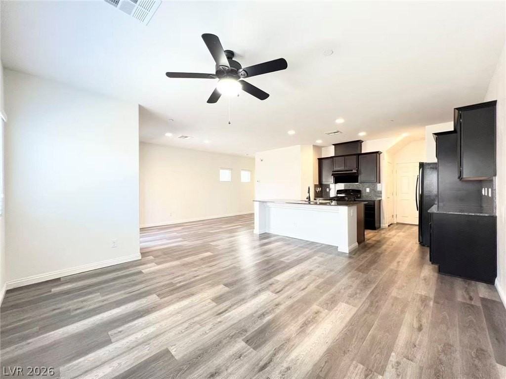 1146 Bobby Basin Ave - Photo 4 of 30