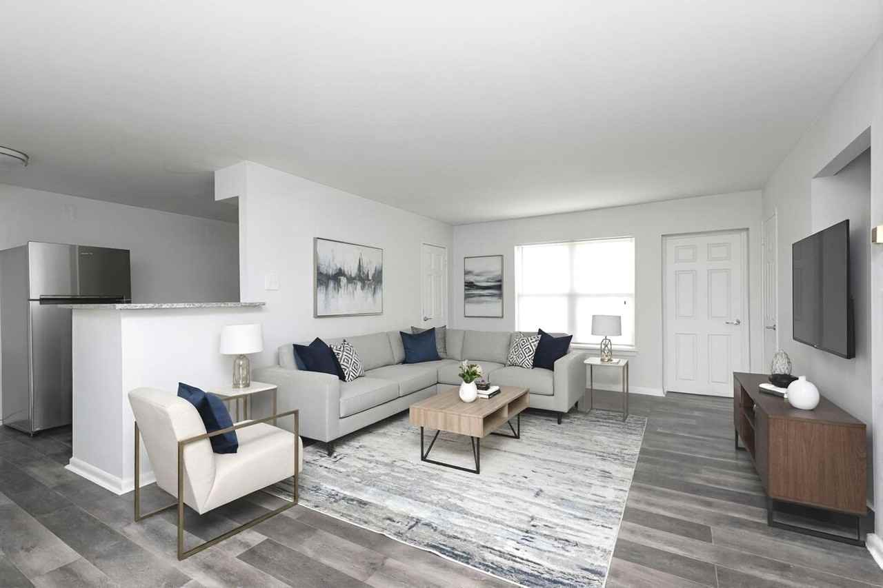 Longshore Apartments - Photo 3 of 4