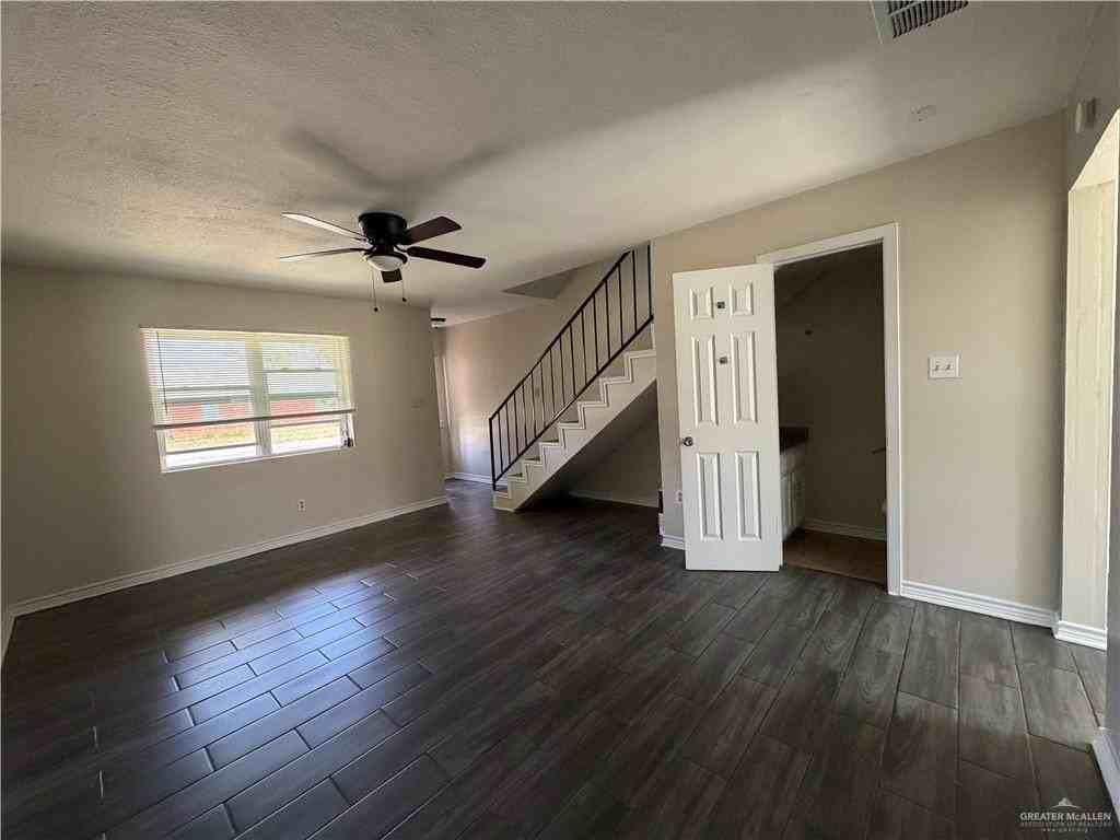 3208 N 25 1/2 St - Photo 3 of 11