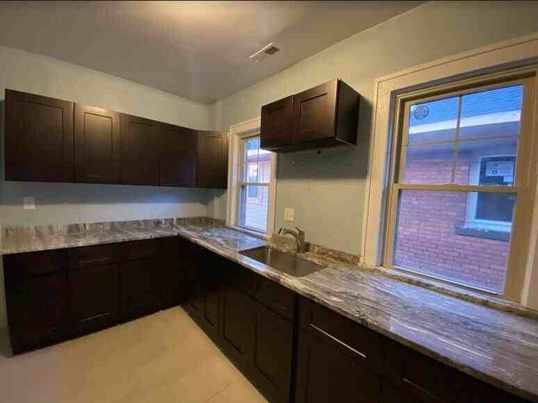 1721 Atkinson St - Photo 2 of 13