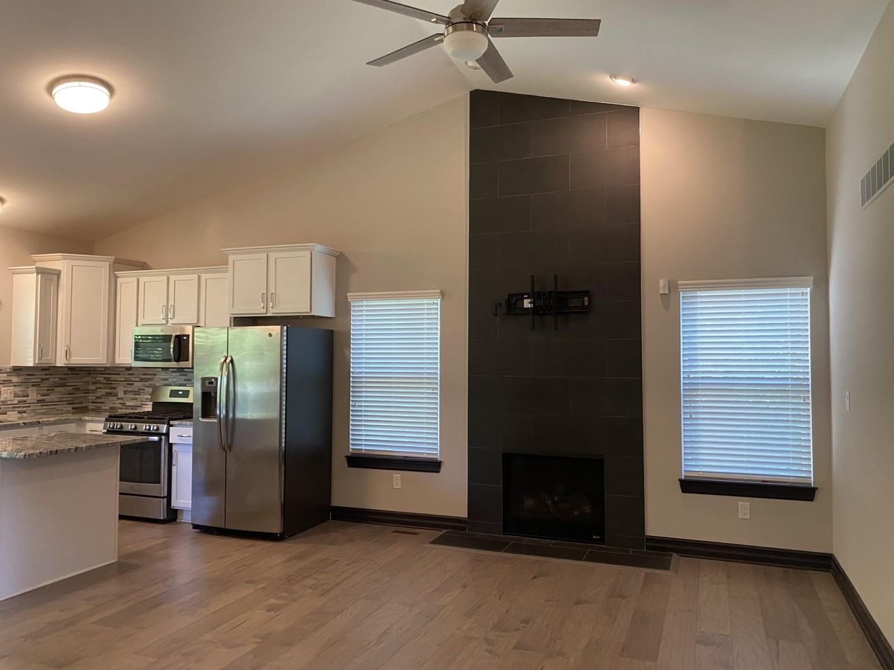 9915 Wayne Rd - Photo 5 of 38