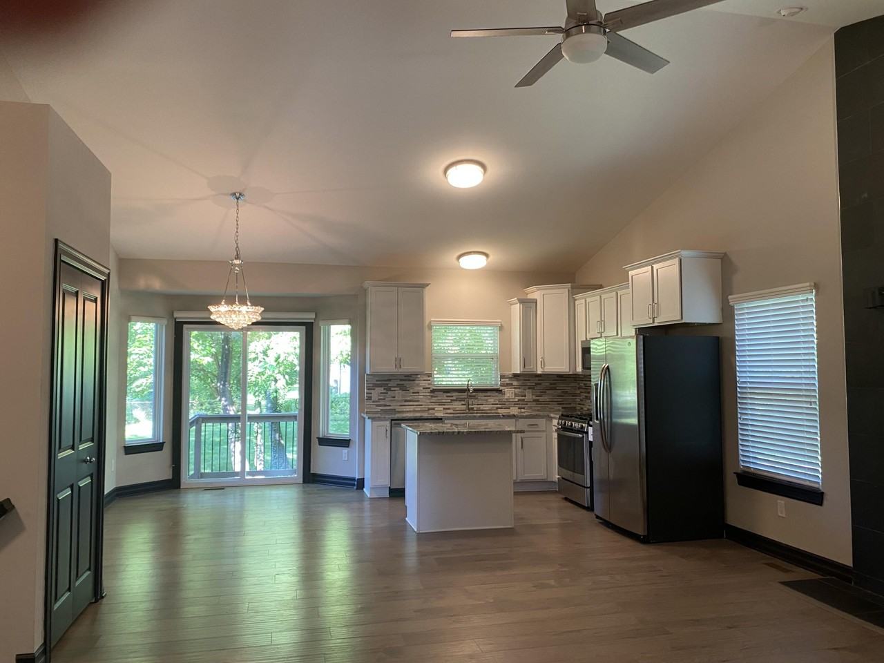 9915 Wayne Rd - Photo 6 of 38