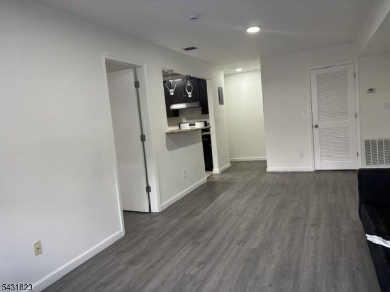 392 College Dr - Photo 3 of 19