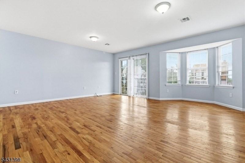 83 Farley Ave - Photo 3 of 23