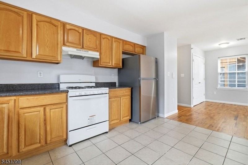 83 Farley Ave - Photo 7 of 23