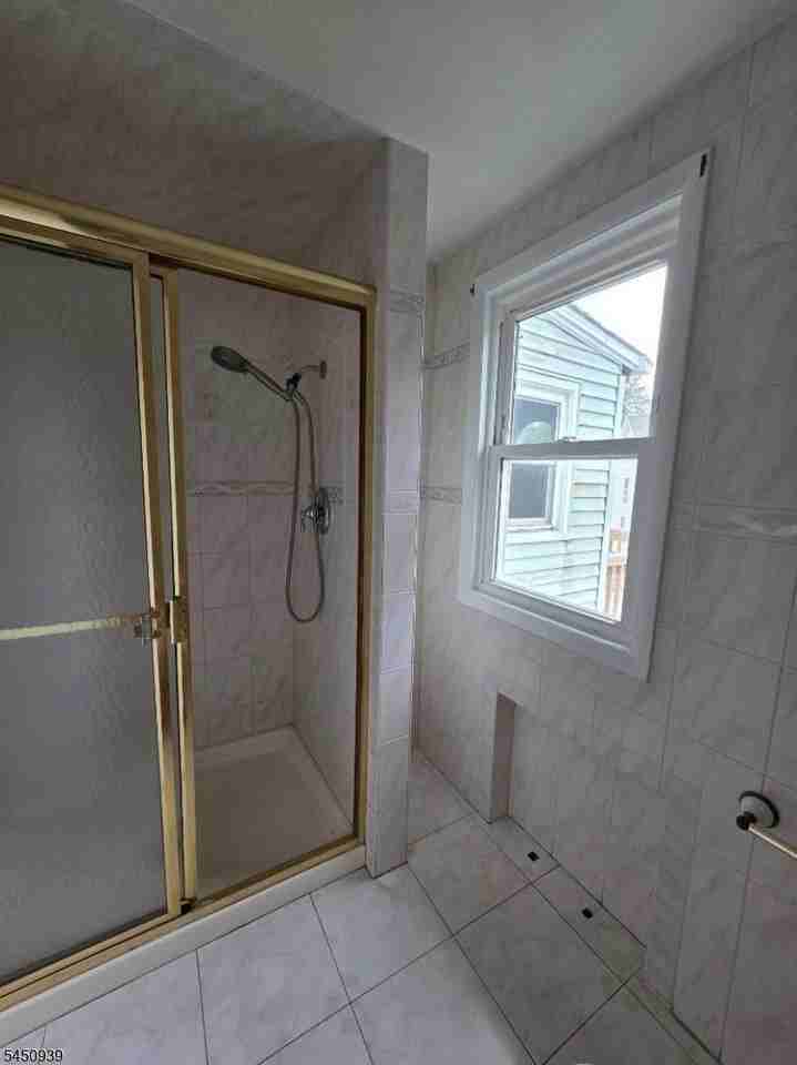 8 Clinton St - Photo 3 of 11