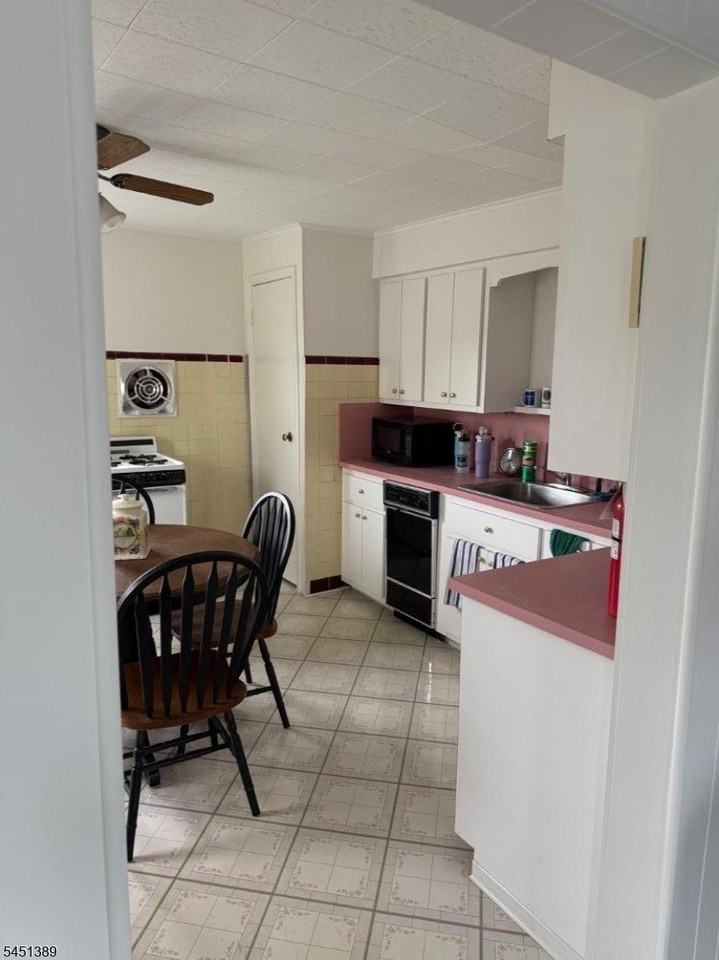 47 Main St - Photo 4 of 7