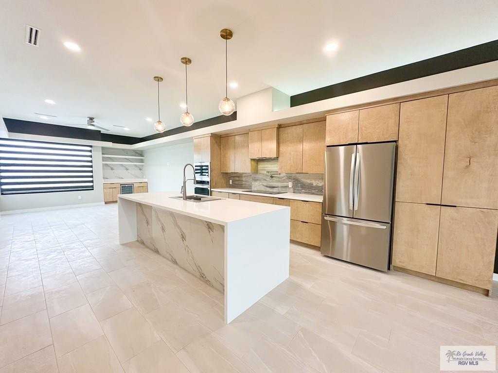 4602 Juniper Cir #A - Photo 3 of 26