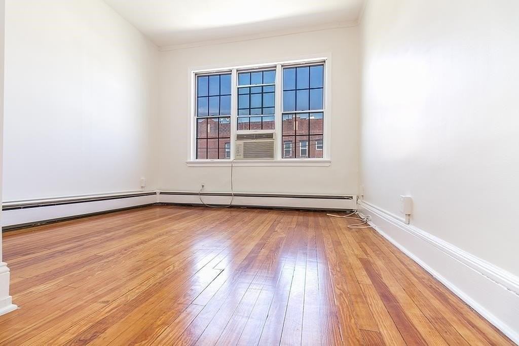154 W 29th St #2 - Photo 5 of 11