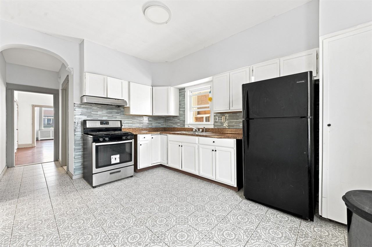 35 W 52nd St #2 - Photo 3 of 18