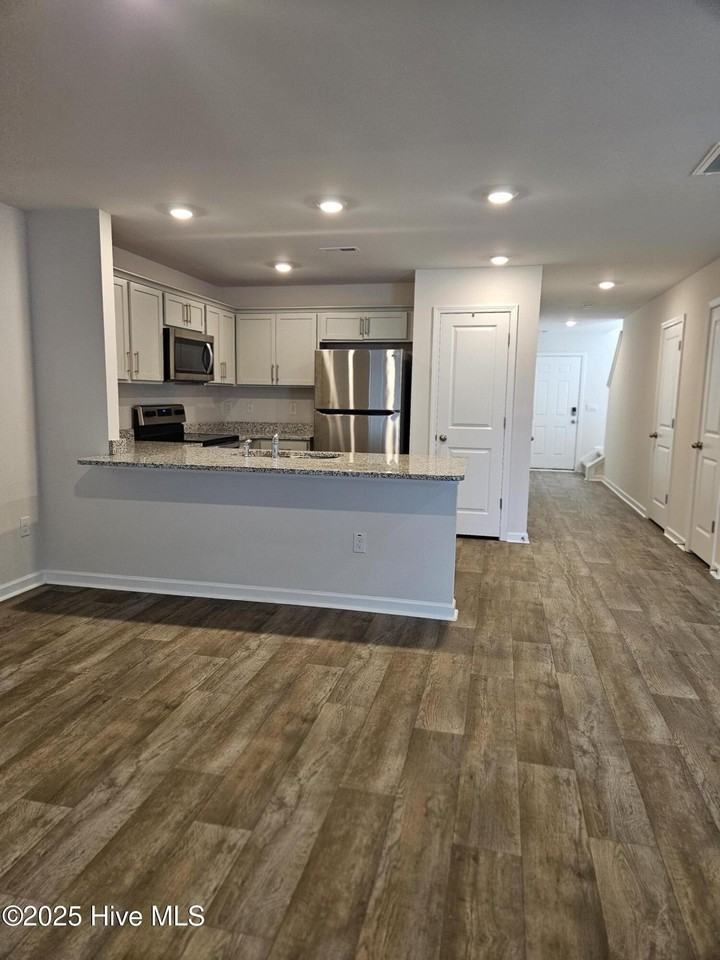2107 Gracie Ln - Photo 6 of 21