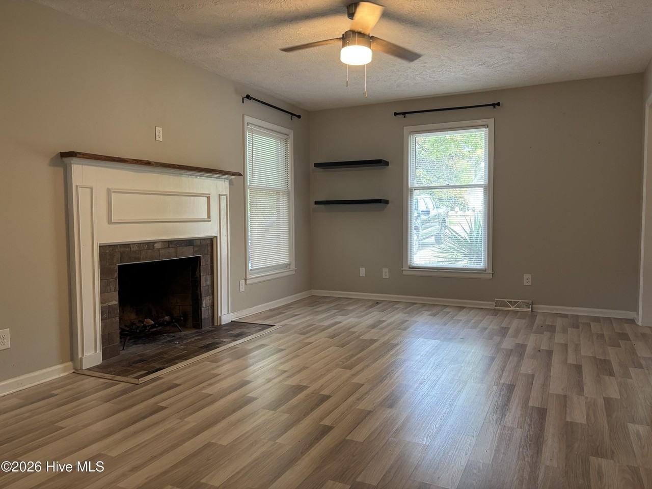 361 Friday Dr - Photo 2 of 22