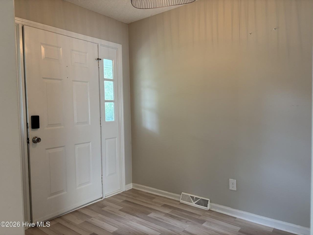 361 Friday Dr - Photo 4 of 22