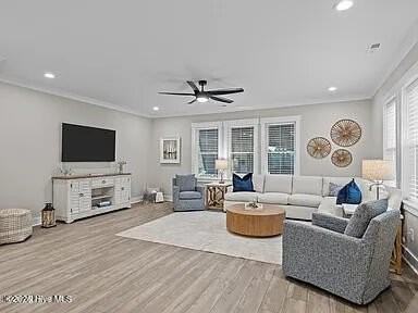 331 Live Oak St - Photo 6 of 24