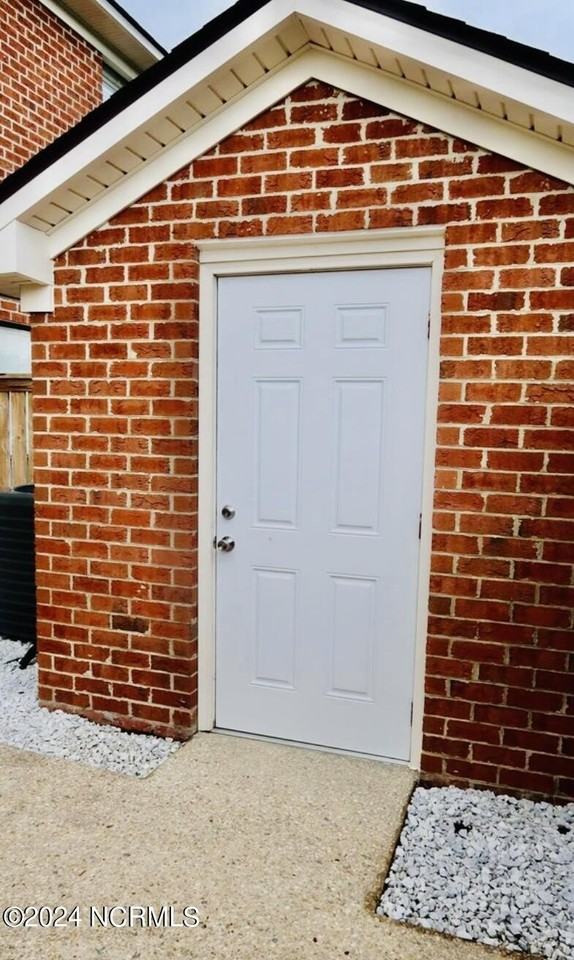19 Upton Ct - Photo 4 of 24