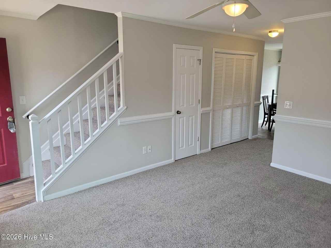 19 Upton Ct - Photo 7 of 24