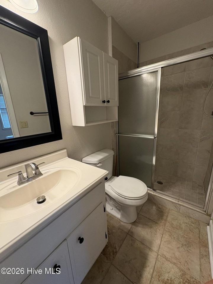 127 Holiday Ct - Photo 5 of 9