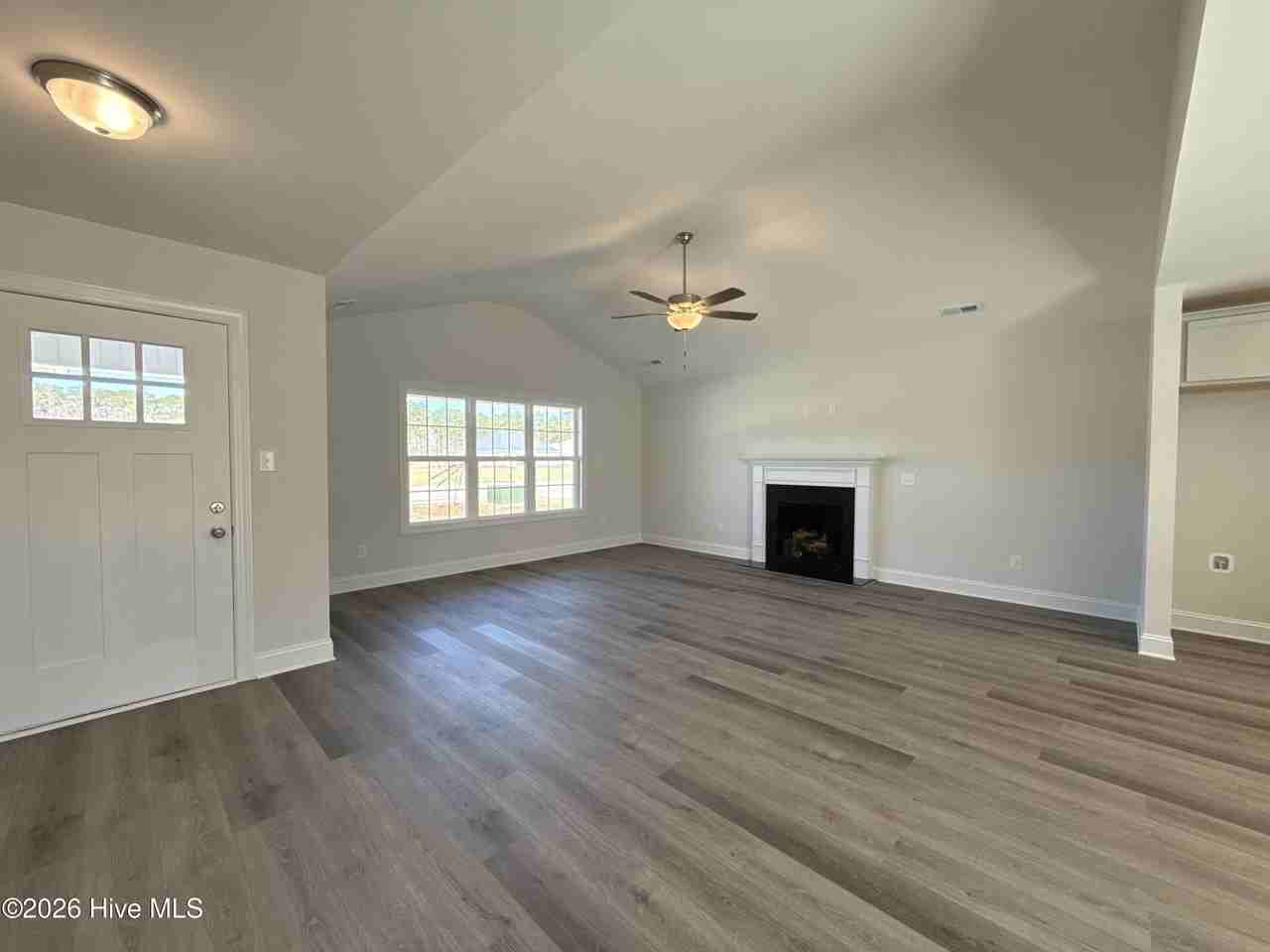 1019 Croaker Ct - Photo 6 of 25