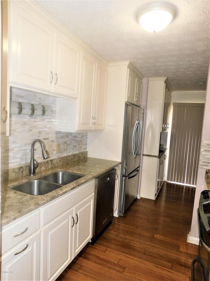312 Kathryn Ct - Photo 5 of 15