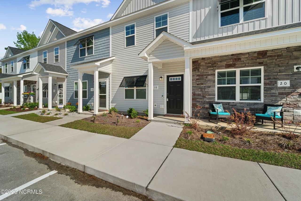18 Catalina Cir - Photo 3 of 21