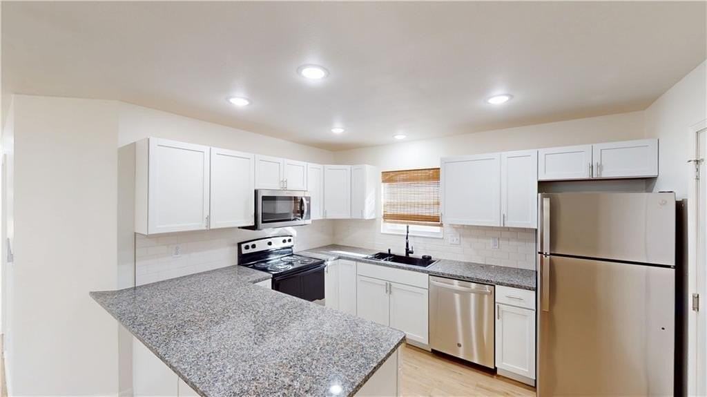 616 N Spring St - Photo 4 of 13