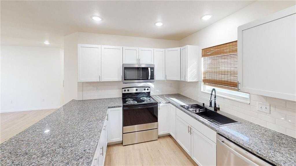 616 N Spring St - Photo 5 of 13