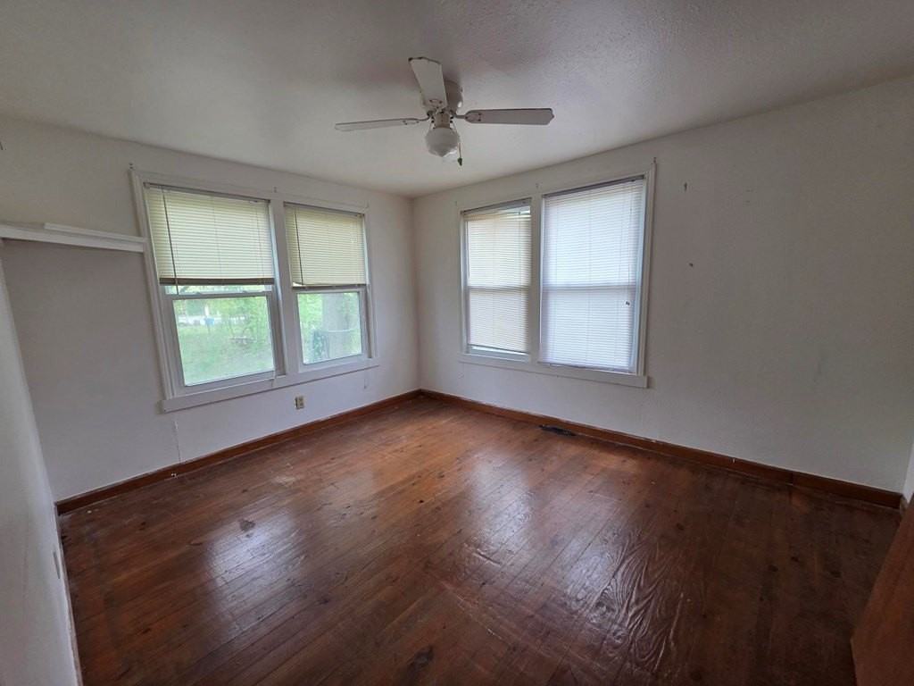 3414 Riverside Dr - Photo 6 of 9