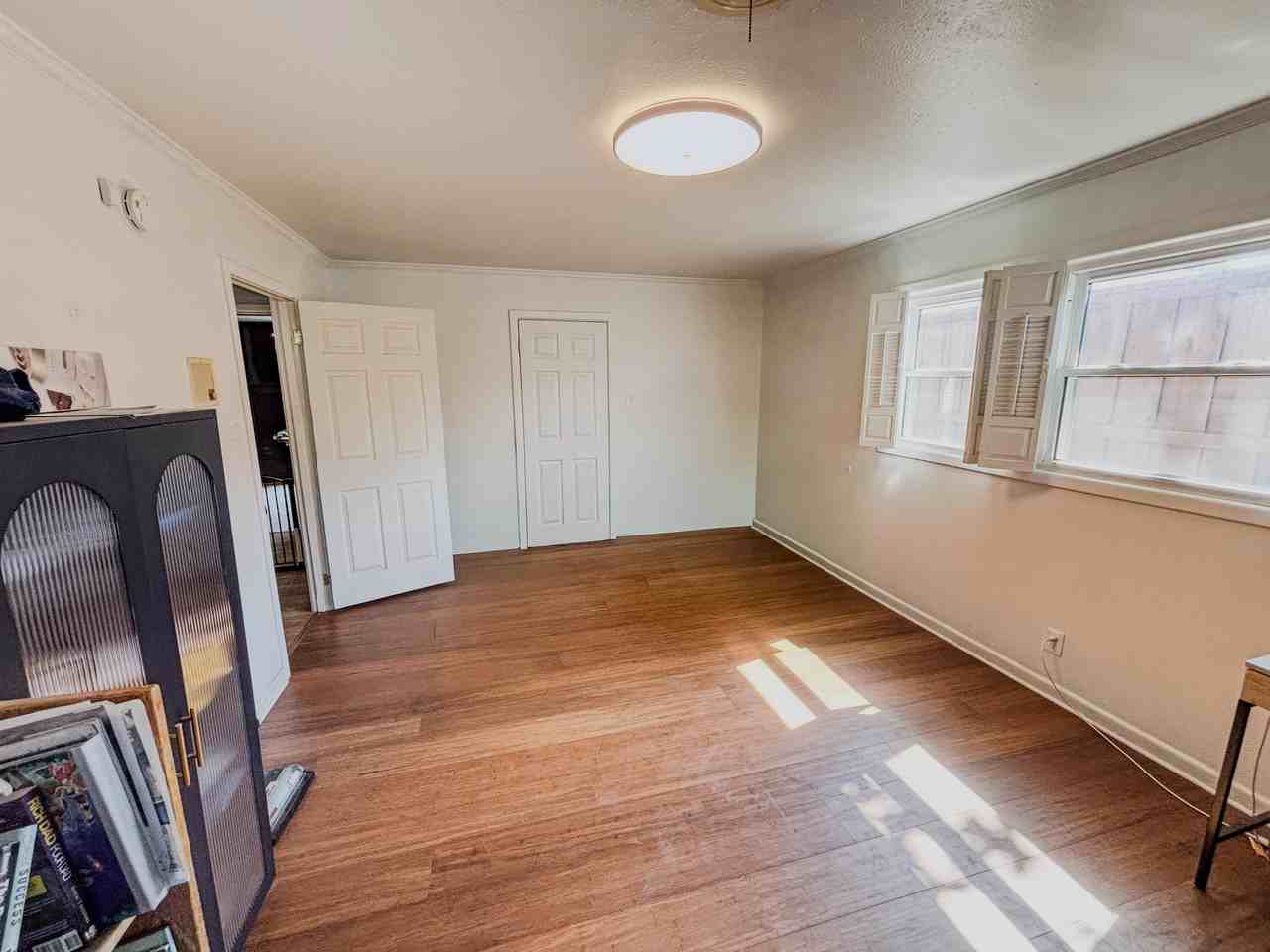 5301 43rd St - Photo 4 of 44