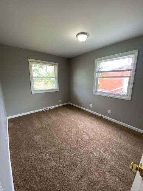 229 Newcastle Ct - Photo 7 of 15